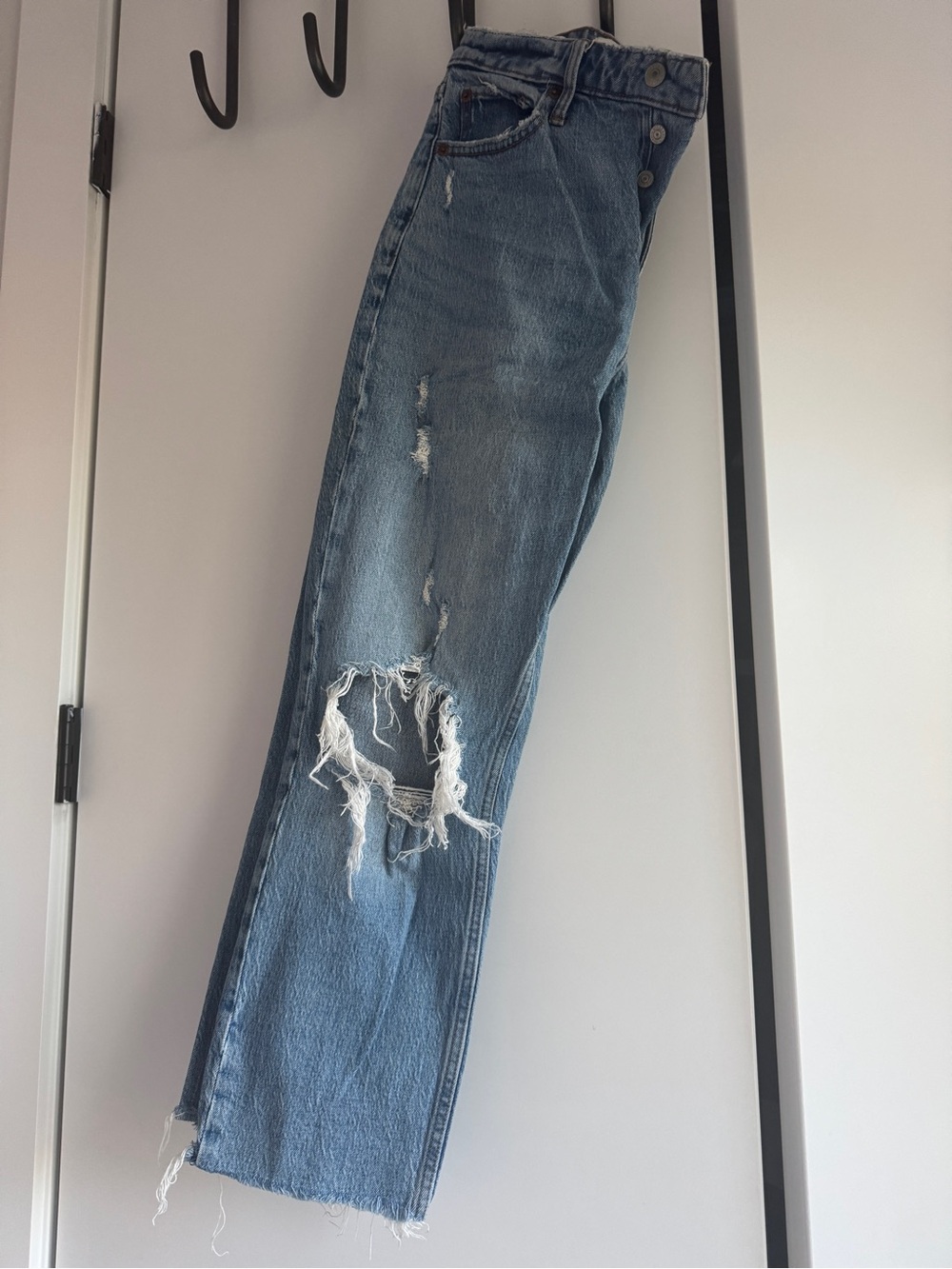 Abercrombie Curve Love Blue Distressed Straight-Leg Jeans